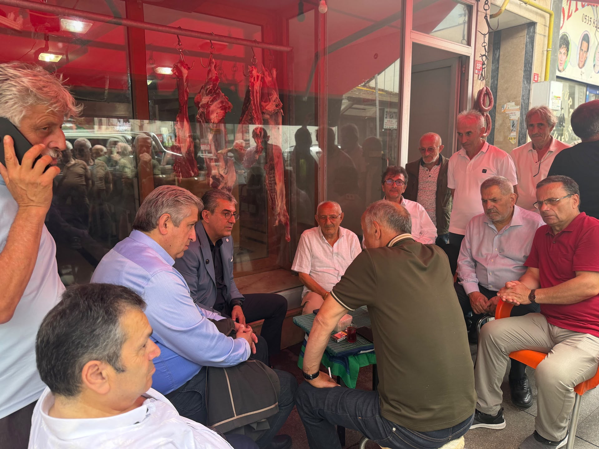 Görseli seçmek için tıklayın; sürükleyebilir veya Delete tuşuyla silebilirsiniz. Gökhan Günaydın