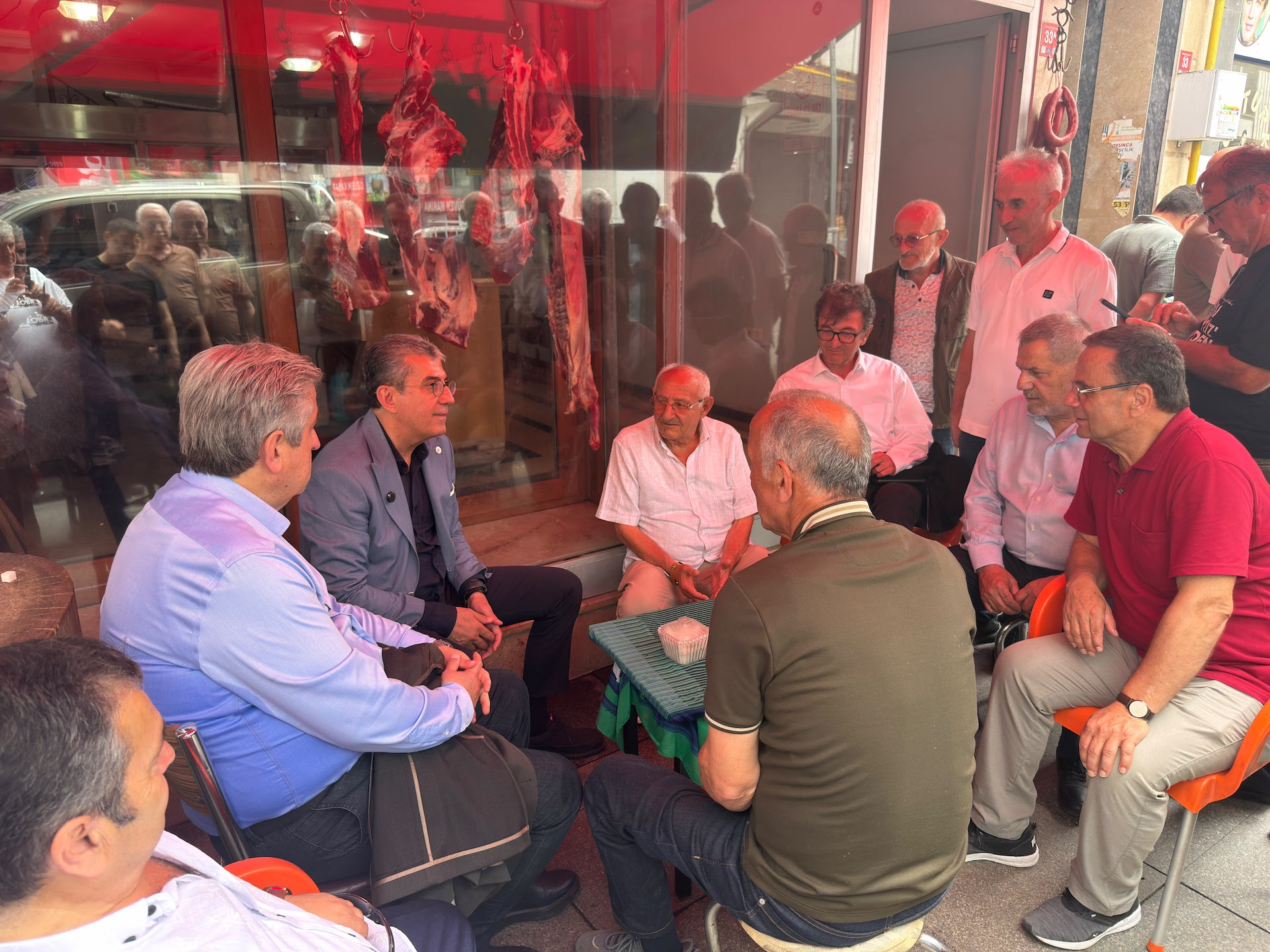 Görseli seçmek için tıklayın; sürükleyebilir veya Delete tuşuyla silebilirsiniz. Gökhan Günaydın