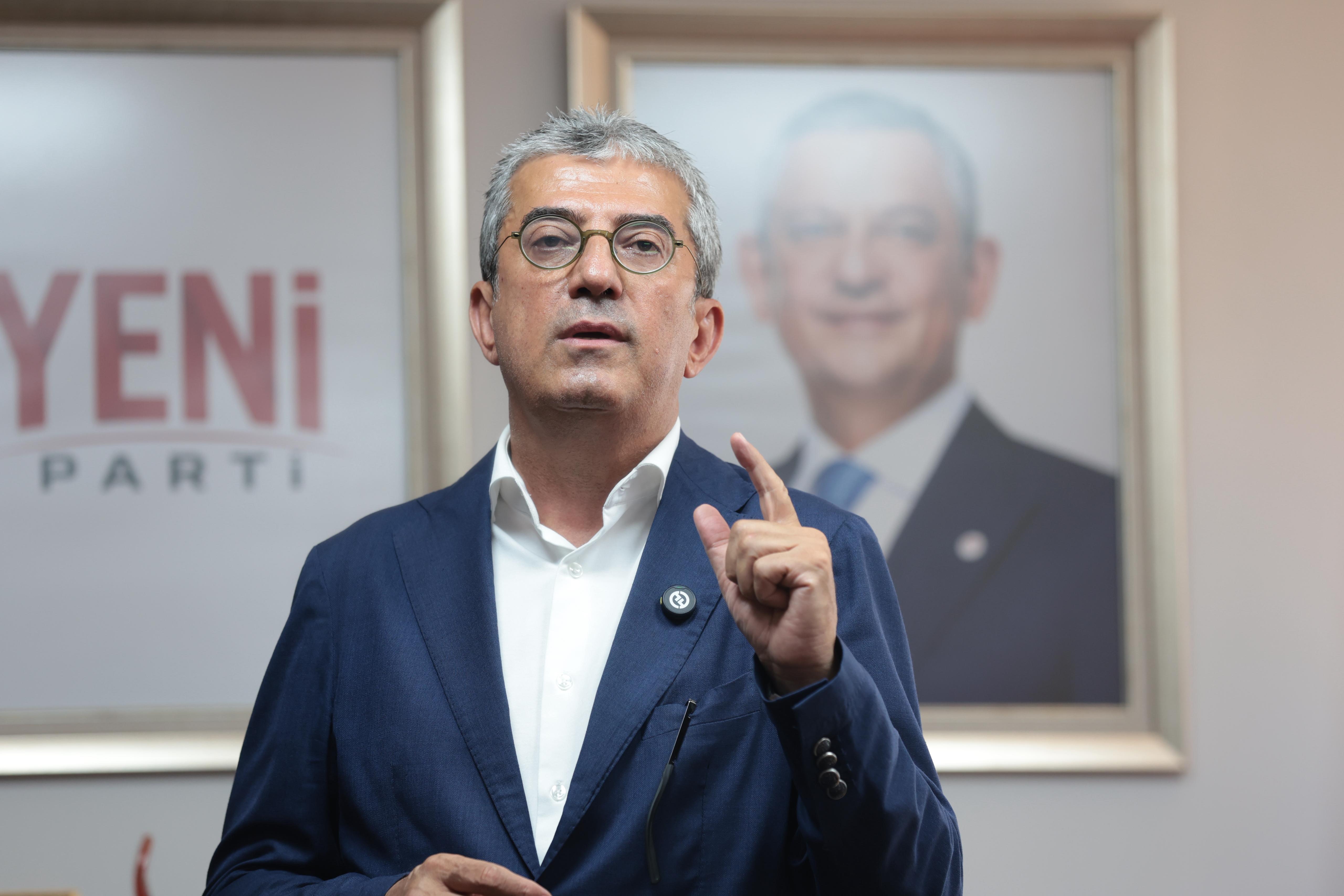 YENİ Parti Kurulduğu Gün Birinci Parti Oldu